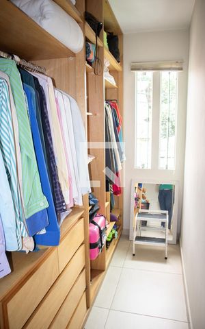 Casa à venda com 100m², 3 quartos e 2 vagasCloset