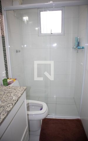 Casa à venda com 100m², 3 quartos e 2 vagasBanheiro do Quarto 1