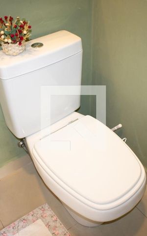 Casa à venda com 100m², 3 quartos e 2 vagasLavabo