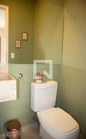 Casa à venda com 100m², 3 quartos e 2 vagasLavabo