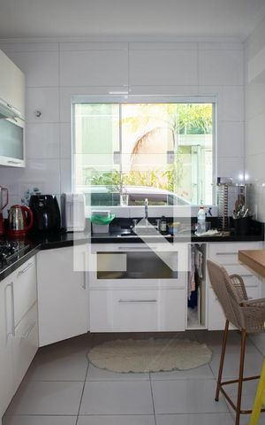 Casa à venda com 100m², 3 quartos e 2 vagasCozinha