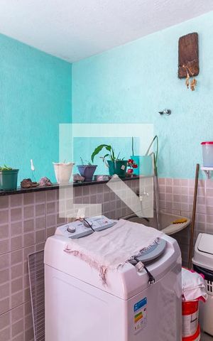 Casa à venda com 300m², 3 quartos e 2 vagas Casa à venda com 300m², 3 quartos e 2 vagasÁrea de Serviço
