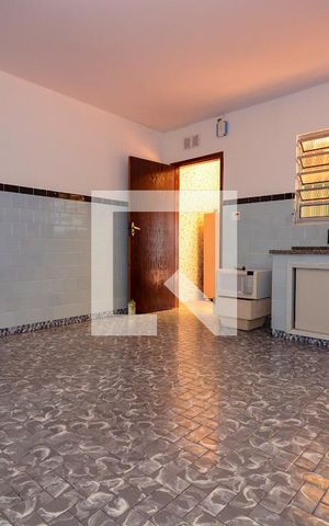 Casa à venda com 252m², 2 quartos e 4 vagas Casa à venda com 252m², 2 quartos e 4 vagasCozinha