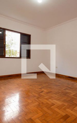Casa à venda com 252m², 2 quartos e 4 vagas Casa à venda com 252m², 2 quartos e 4 vagasQuarto 1