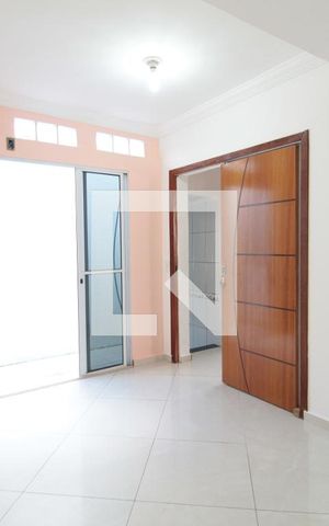 Casa para alugar com 180m², 3 quartos e 2 vagasSuite