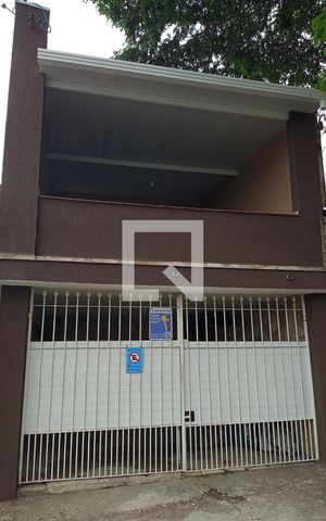 Casa para alugar com 34m², 1 quarto e sem vaga Casa para alugar com 34m², 1 quarto e sem vagaFachada