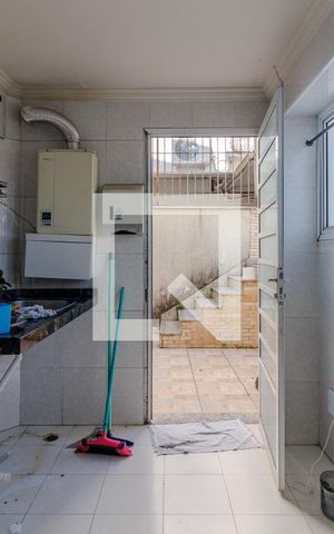 Casa à venda com 350m², 3 quartos e 2 vagas Casa à venda com 350m², 3 quartos e 2 vagasÁrea de serviço