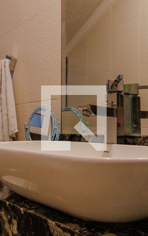 Casa à venda com 350m², 3 quartos e 2 vagas Casa à venda com 350m², 3 quartos e 2 vagasLavabo