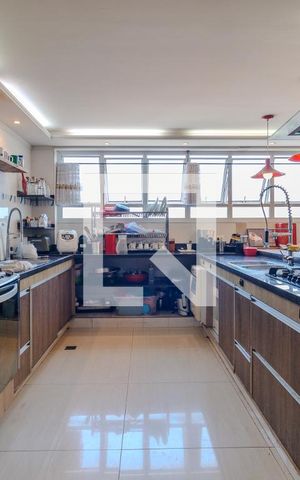 Casa à venda com 350m², 3 quartos e 2 vagas Casa à venda com 350m², 3 quartos e 2 vagasCozinha