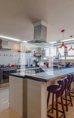 Casa à venda com 350m², 3 quartos e 2 vagas Casa à venda com 350m², 3 quartos e 2 vagasCozinha