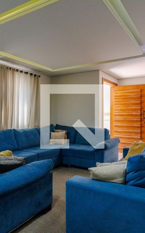 Casa à venda com 350m², 3 quartos e 2 vagas Casa à venda com 350m², 3 quartos e 2 vagasSala