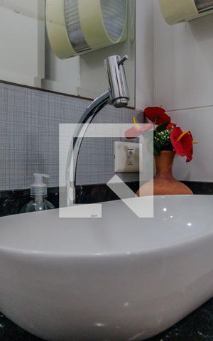 Casa à venda com 350m², 3 quartos e 2 vagas Casa à venda com 350m², 3 quartos e 2 vagasLavabo