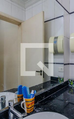 Casa à venda com 350m², 3 quartos e 2 vagas Casa à venda com 350m², 3 quartos e 2 vagasBanheiro