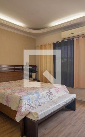 Casa à venda com 350m², 3 quartos e 2 vagas Casa à venda com 350m², 3 quartos e 2 vagasSuíte