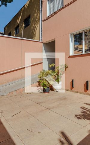 Casa à venda com 350m², 3 quartos e 2 vagas Casa à venda com 350m², 3 quartos e 2 vagasÁrea Externa