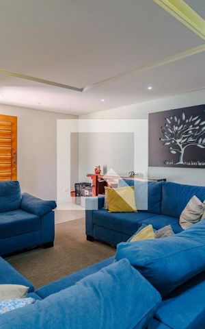 Casa à venda com 350m², 3 quartos e 2 vagas Casa à venda com 350m², 3 quartos e 2 vagasSala