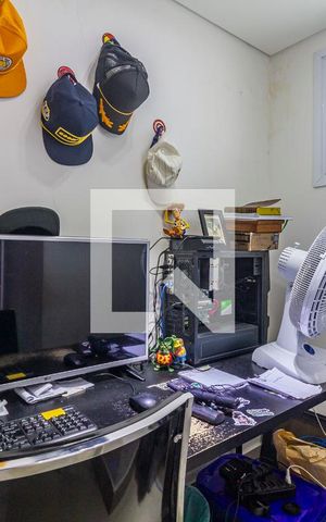Apartamento à venda com 82m², 2 quartos e 1 vagaEscritório