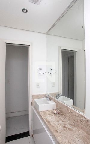Apartamento para alugar com 200m², 3 quartos e 3 vagasBanheiro 3