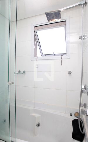 Apartamento para alugar com 200m², 3 quartos e 3 vagasBanheiro Quarto 1 Suíte