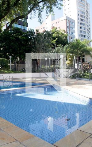Apartamento para alugar com 200m², 3 quartos e 3 vagasÁrea Comum - Piscina 3