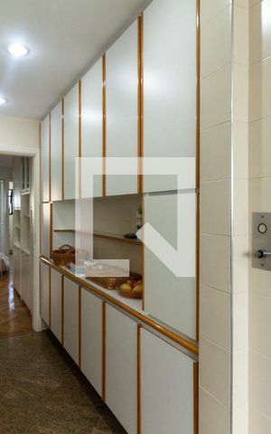 Apartamento à venda com 176m², 3 quartos e 3 vagas Apartamento à venda com 176m², 3 quartos e 3 vagasCozinha