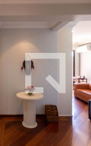 Apartamento à venda com 176m², 3 quartos e 3 vagas Apartamento à venda com 176m², 3 quartos e 3 vagasSala de TV
