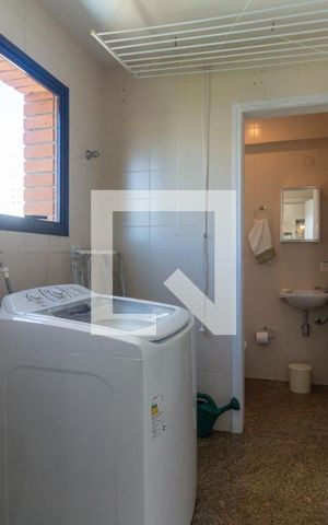 Apartamento à venda com 176m², 3 quartos e 3 vagas Apartamento à venda com 176m², 3 quartos e 3 vagasArea de serviço