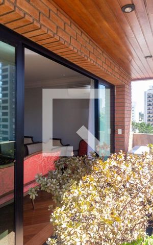 Apartamento à venda com 176m², 3 quartos e 3 vagas Apartamento à venda com 176m², 3 quartos e 3 vagasVaranda