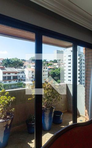 Apartamento à venda com 176m², 3 quartos e 3 vagas Apartamento à venda com 176m², 3 quartos e 3 vagasVaranda