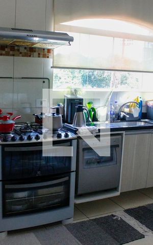 Casa para alugar com 190m², 3 quartos e 2 vagas Casa para alugar com 190m², 3 quartos e 2 vagasCozinha