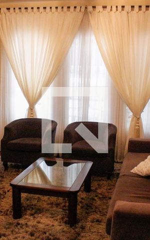 Casa para alugar com 190m², 3 quartos e 2 vagas Casa para alugar com 190m², 3 quartos e 2 vagasSala