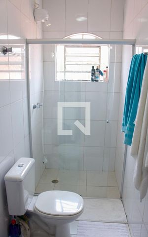 Casa para alugar com 190m², 3 quartos e 2 vagas Casa para alugar com 190m², 3 quartos e 2 vagasBanheiro