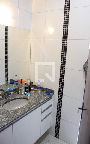Casa para alugar com 190m², 3 quartos e 2 vagas Casa para alugar com 190m², 3 quartos e 2 vagasBanheiro