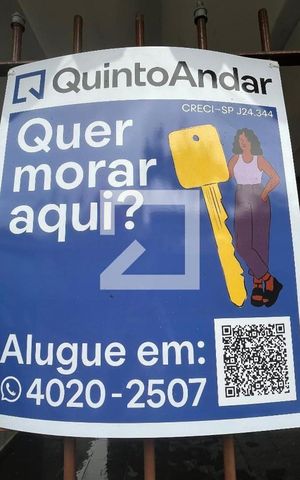 Casa à venda com 150m², 2 quartos e 2 vagas Casa à venda com 150m², 2 quartos e 2 vagasFachada