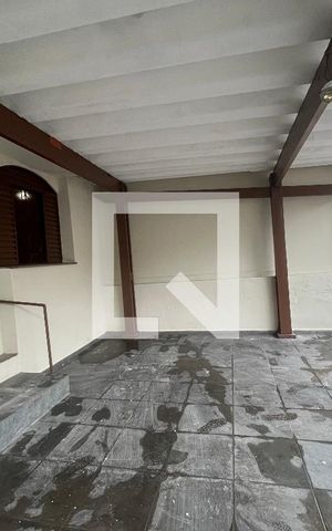 Casa à venda com 150m², 2 quartos e 2 vagas Casa à venda com 150m², 2 quartos e 2 vagasGaragem