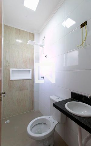 Apartamento para alugar com 43m², 2 quartos e sem vaga Apartamento para alugar com 43m², 2 quartos e sem vagaBanheiro