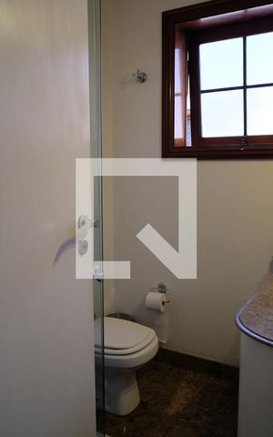 Casa à venda com 450m², 5 quartos e 3 vagasBanheiro da Suíte 2