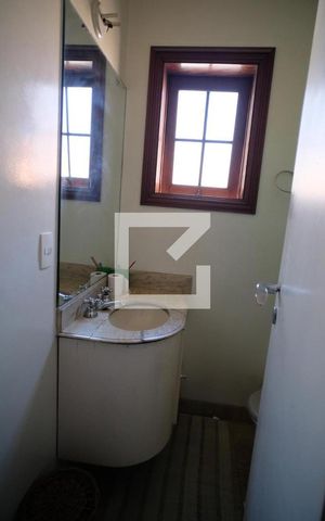 Casa à venda com 450m², 5 quartos e 3 vagasBanheiro de serviço