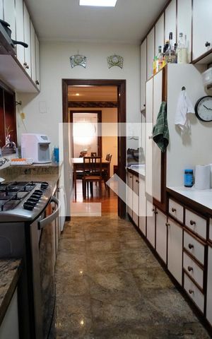 Casa à venda com 450m², 5 quartos e 3 vagasCozinha