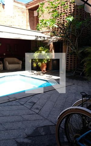 Casa à venda com 450m², 5 quartos e 3 vagasÁrea comum - Piscina