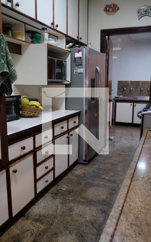 Casa à venda com 450m², 5 quartos e 3 vagasCozinha