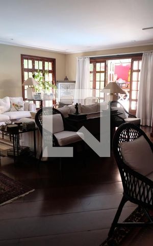 Casa à venda com 450m², 5 quartos e 3 vagasSala 1