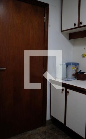 Casa à venda com 450m², 5 quartos e 3 vagasÁrea de Serviço