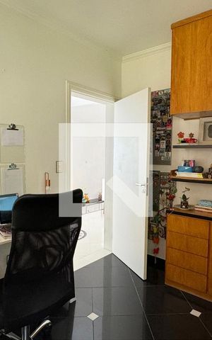 Casa de condomínio à venda com 351m², 3 quartos e 4 vagasEscritório
