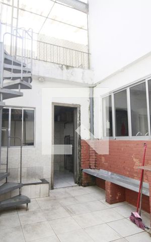 Casa à venda com 140m², 4 quartos e 3 vagasChurrasqueira-Garagem