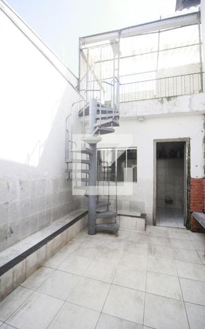 Casa à venda com 140m², 4 quartos e 3 vagasChurrasqueira-Garagem