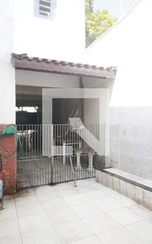 Casa à venda com 140m², 4 quartos e 3 vagasChurrasqueira-Garagem
