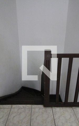 Casa à venda com 140m², 4 quartos e 3 vagasEscada Piso Superior