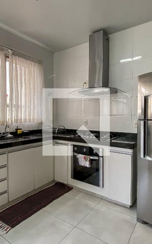 Apartamento à venda com 211m², 4 quartos e 3 vagas Apartamento à venda com 211m², 4 quartos e 3 vagasCozinha