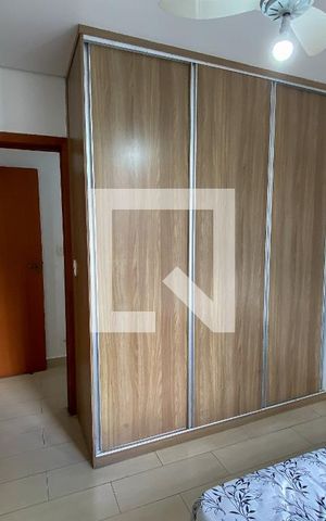 Apartamento à venda com 211m², 4 quartos e 3 vagas Apartamento à venda com 211m², 4 quartos e 3 vagasQuarto 1